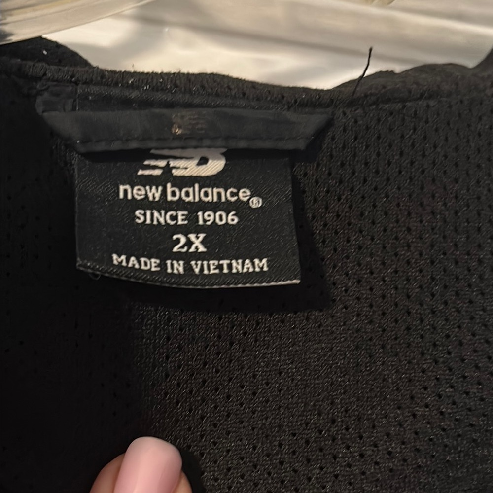 New balance hooded windbreaker Black Polka Dot size 2x - Picture 3 of 9